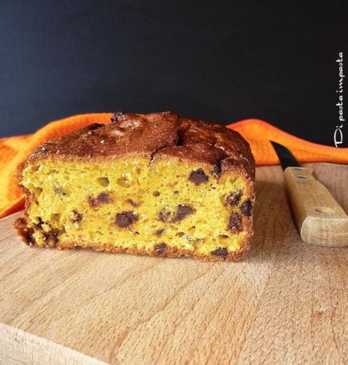 Cake di semola alla zucca con sciroppo d’acero