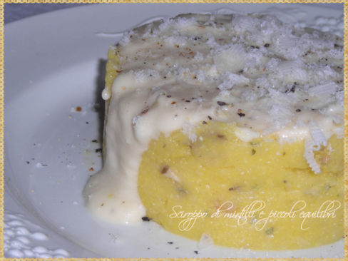 Polenta bramata con funghi e crema di gorgonzola