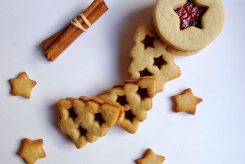 Christmas cookies alla cannella e zucchero di canna