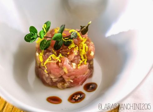 Tartare di tonno con porri, maggiorana e limone in omaggio a Bello&Buono / tuna tartare with leeks marjoram and lemon