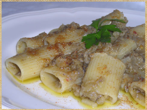 Mezze maniche con melanzane e bottarga di tonno