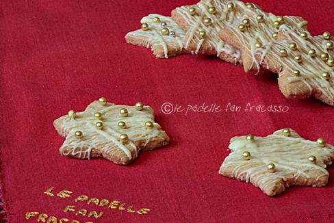 BISCOTTI ALLE NOCCIOLE CON ARANCIA E CIOCCOLATO BIANCO - PICCOLE STELLE SENZA CIELO