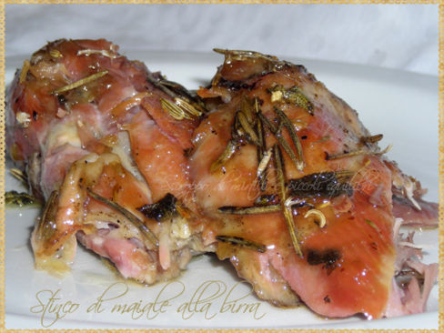 Stinco di maiale alla birra