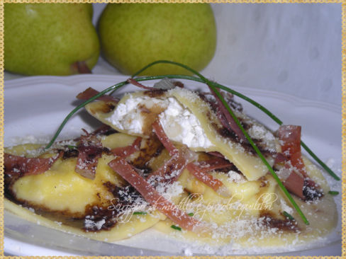"Quanti modi di fare e rifare..." Ravioli di pere con speck e aceto balsamico