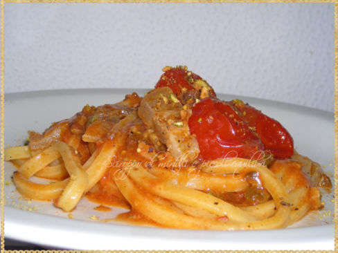 Pincinelle con pomodorini, guanciale di Bassiano e pistacchi