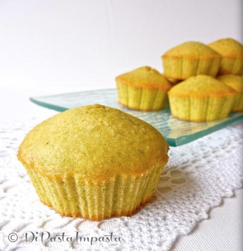 Muffins di kamut con pistacchi e mandorle ©