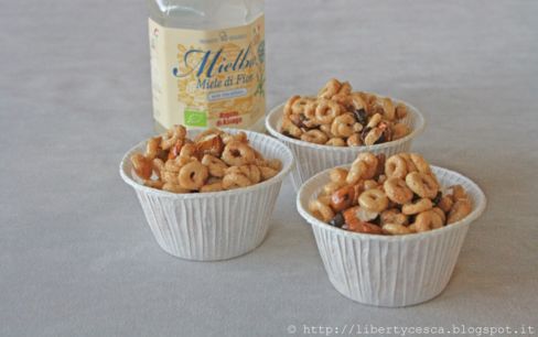 No-Bake honey almond cereal balls / Palline con mandorle miele e cereali