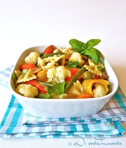 Insalata di pasta con verdure