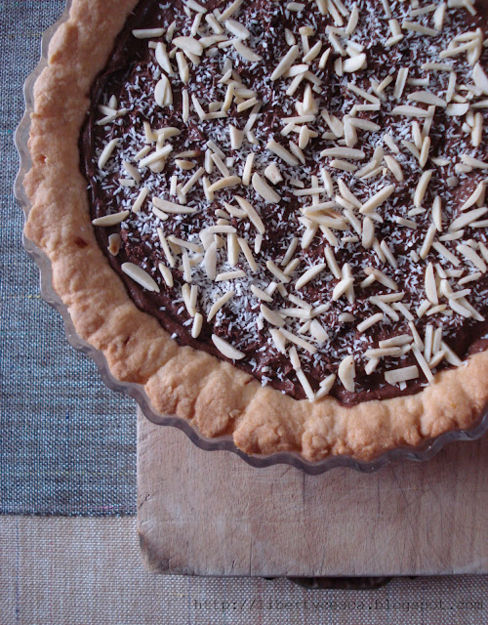 Crostata con nocciolata RdA, cocco e mandorle