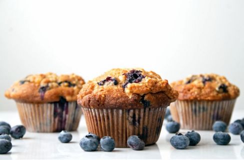 Muffins ai mirtilli e mandorle / Blueberry muffins with almonds