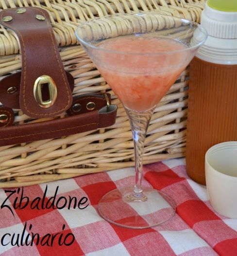 Bellini cocktail homemade per un pranzo di Ferragosto speciale