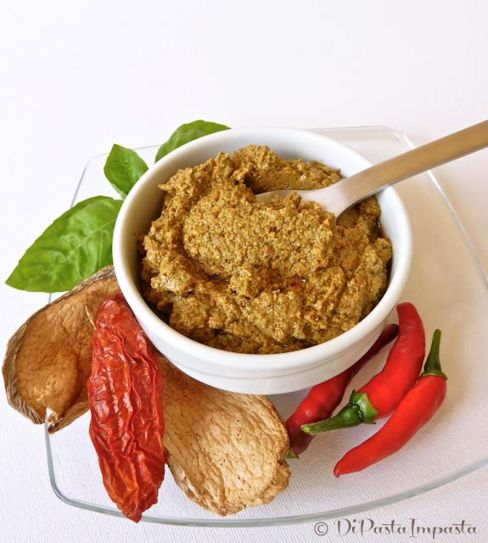 Pesto di funghi porcini secchi