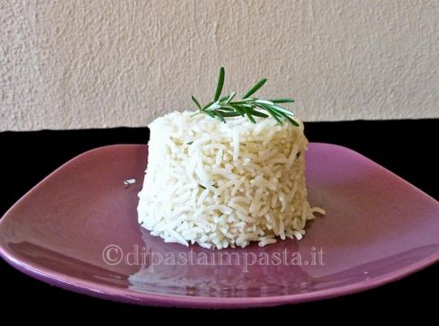 Riso pilaf con cottura a microonde e riso parboiled