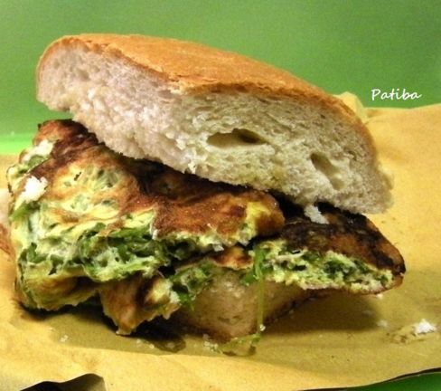 Per la gita fuori porta ecco il panino imbottito con Frittata di asparagi