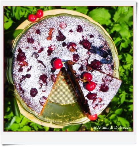 TORTA UMIDA AL CIOCCOLATO E CILIEGIE
