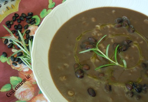 Minestra di fagioli neri