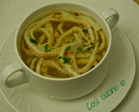 Finti tagliolini in brodo (ricetta tirolese)