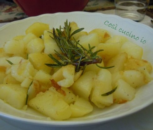 Patate ripassate in padella, ricetta di riciclo