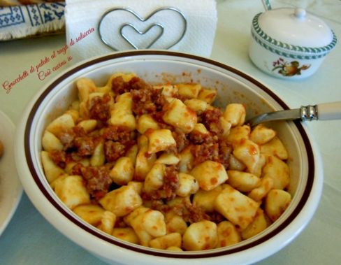 Gnocchetti di patate al ragù di salsiccia
