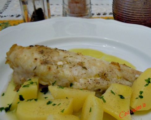 Scorfano al forno alle erbe aromatiche e, con gli scarti, il brodo