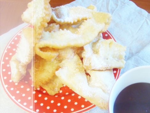 Chiacchiere di carnevale  ,ricetta con sugna