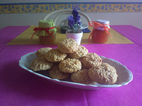 Biscottini ai fiocchi di avena e pistacchi