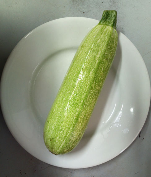 Rotelle di zucchine al forno con crumble di parmigiano e mandorle