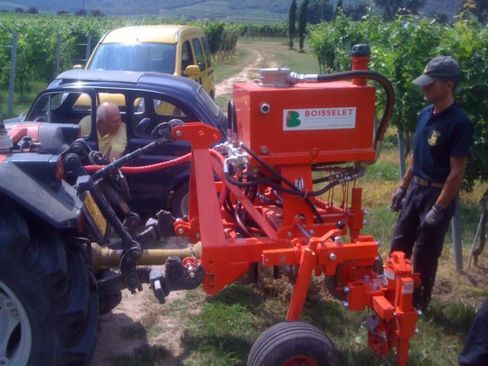 Lavorare il sotto fila.