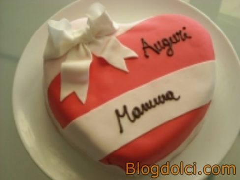 Torta a forma di cuore per la mamma