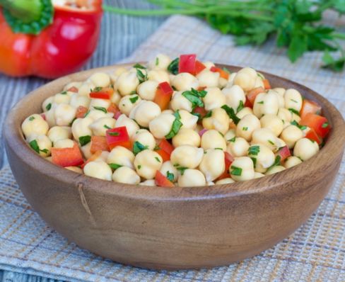 Insalata di ceci con pomodoro e tonno