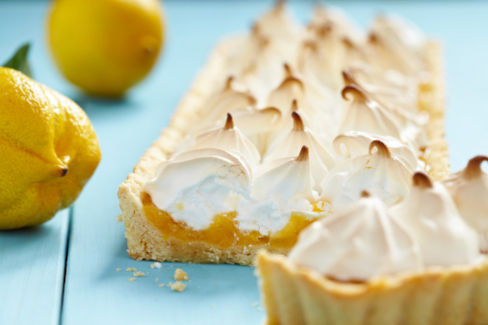 Torta al limone meringata con pasta brisè