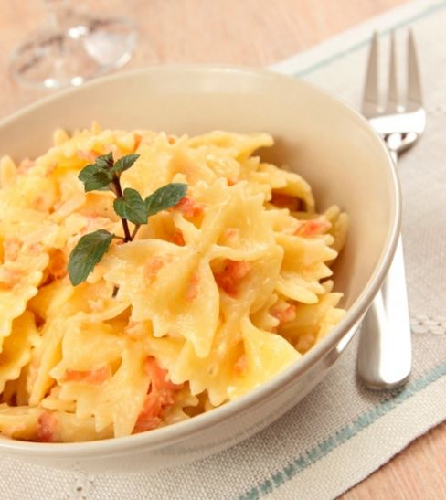 Farfalle al salmone: ricetta di Cotto e Mangiato