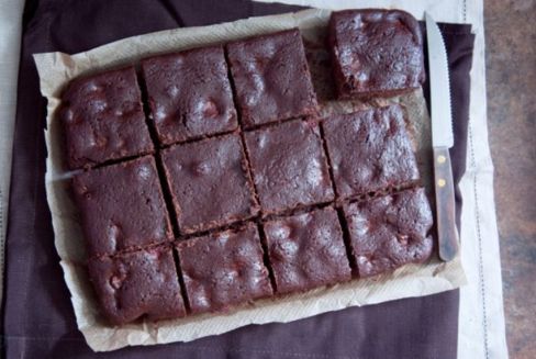 Torta paesana con biscotti secchi