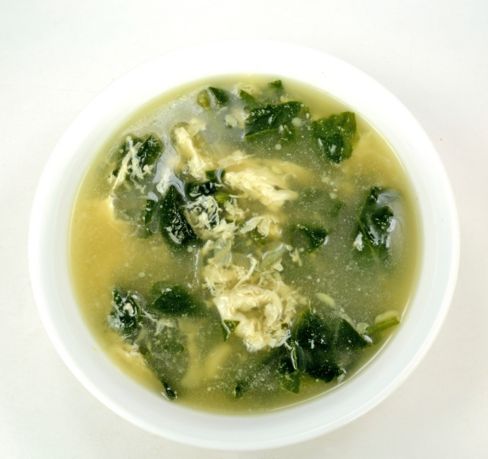 Zuppa di spinaci con uova