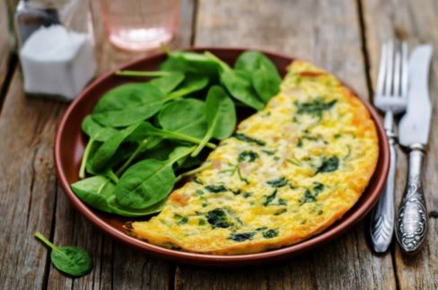 Frittata di catalogna, noci e ricotta