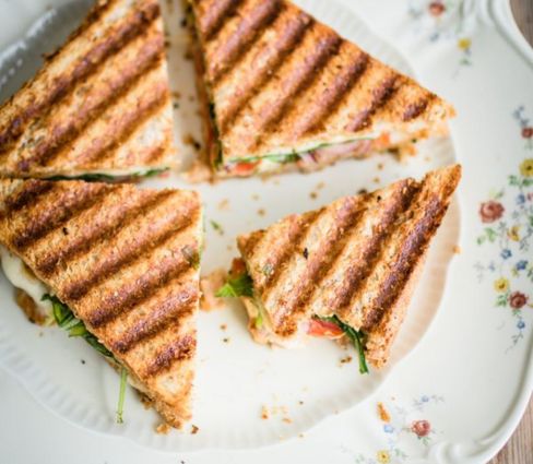 Sandwich integrali con mele e carote