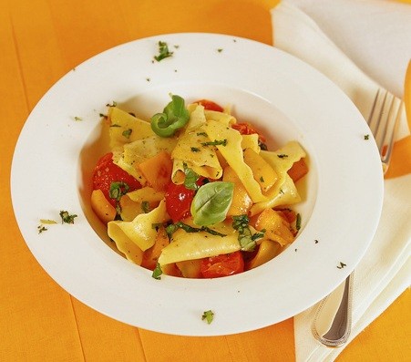 Straccetti di pasta con peperoni