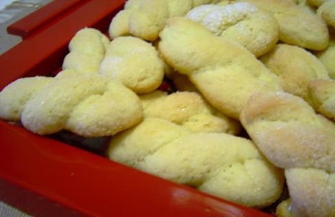 Biscotti Torciglioni. Biscotti veramente "da inzuppare" per la prima  colazione