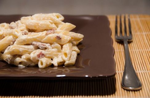 Le ricette per San Valentino:pennette con speck, panna e noci