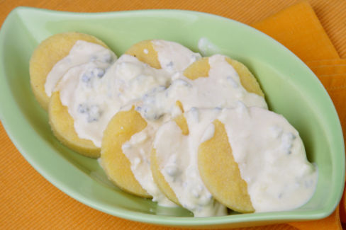 Dischetti di polenta con pere e gorgonzola di Cotto e Mangiato