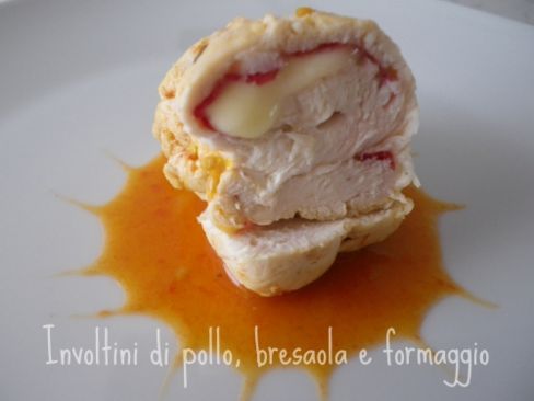 INVOLTINI DI POLLO CON BRESAOLA E FORMAGGIO