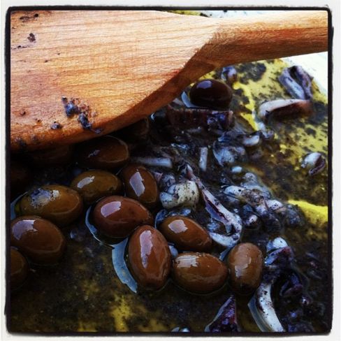 Linguine, olive, calamaro e il suo 5/4