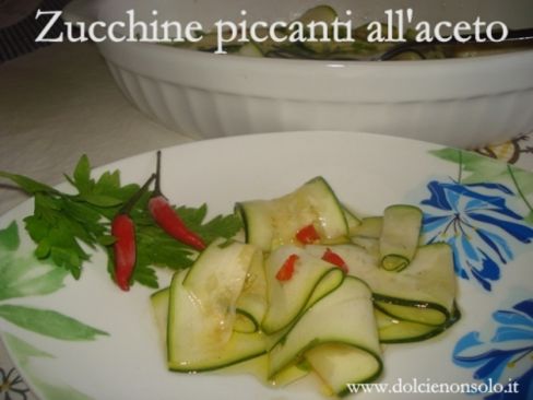 Zucchine piccanti all'aceto