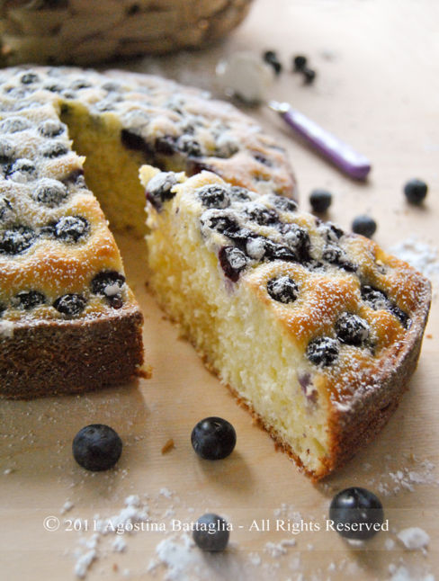 Facciamo colazione? Torta di ricotta e mirtilli