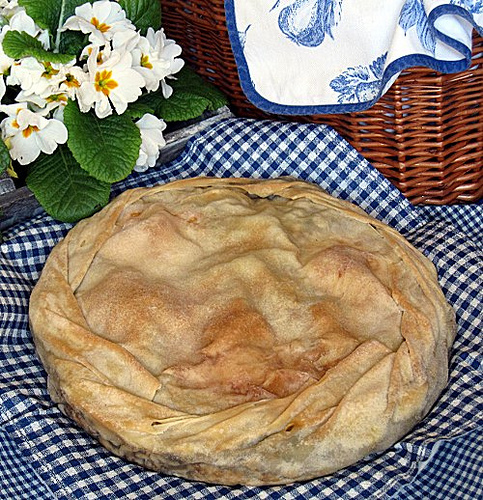 La Pasqualina di Nonna Beatrice- ovvero come scrivere un post senza smettere di mangiarne l'oggetto