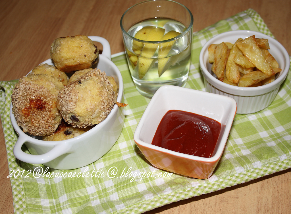 Polpettine di pane e patate al forno....una serata fast food!
