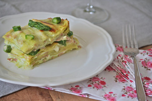 Lasagnette primaverili con asparagi e prosciutto