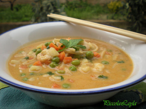 Zuppa di Noodles Thailandese ai gamberi