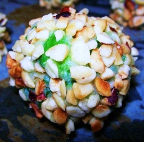 Antipasti: Polpettine di spinaci in crosta di nocciole con crema di gorgonzola