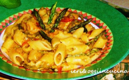 Mezze penne con asparagi selvatici